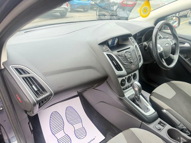 Ford Focus Zetec Black #13