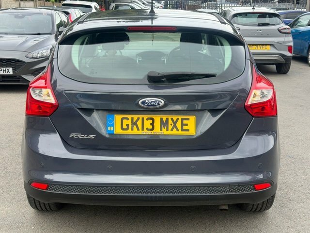 Ford Focus Zetec Black #18