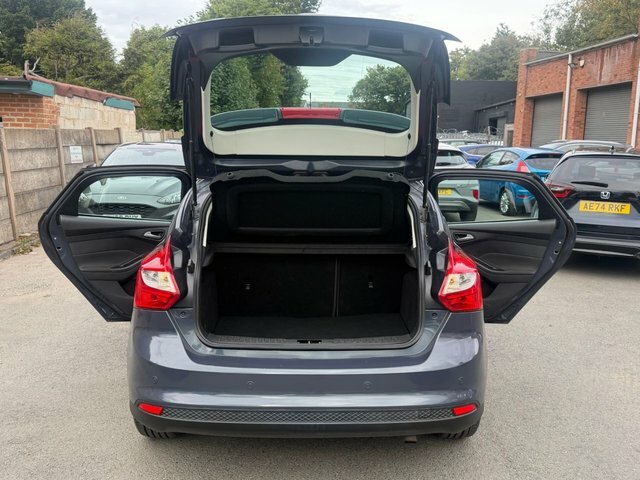Ford Focus Zetec Black #19