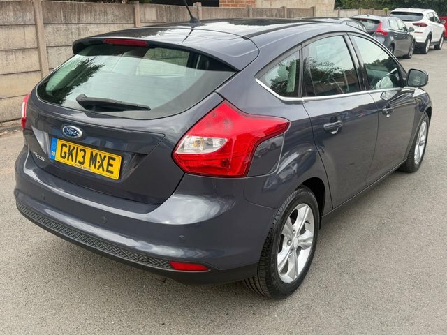 Ford Focus Zetec Black #17