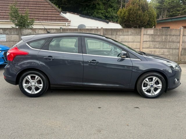 Ford Focus Zetec Black #14