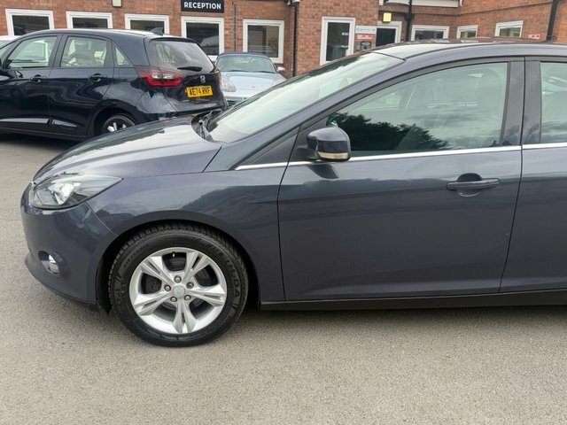 Ford Focus Zetec Black #24