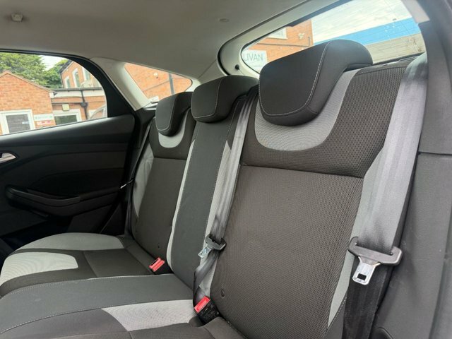 Ford Focus Zetec Black #43