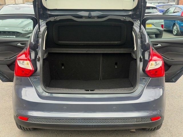Ford Focus Zetec Black #20