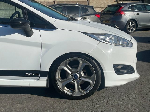 Ford Fiesta 1.0T Ecoboost Titanium X Hatchback Powe White #4