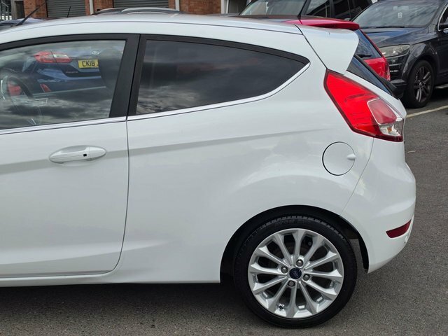 Ford Fiesta Titanium Blue #22