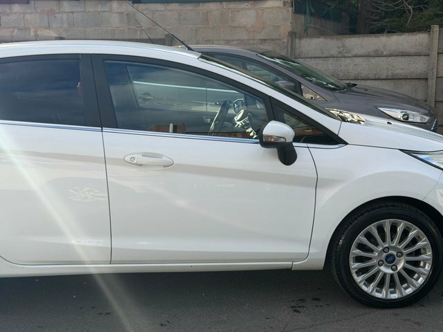 Ford Fiesta 1.0T Ecoboost Titanium Hatchback Powers White #5