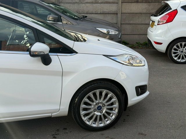Ford Fiesta 1.0T Ecoboost Titanium Hatchback Powers White #4