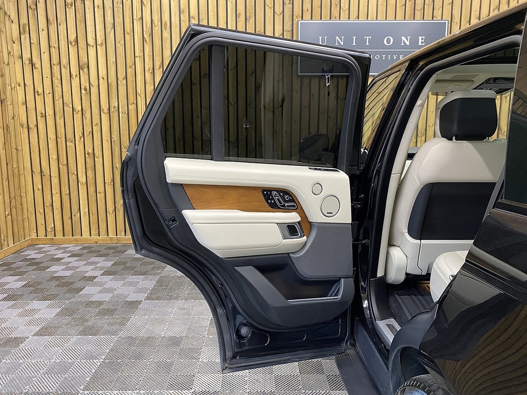 Land Rover Range Rover R-dynamic S Black #38