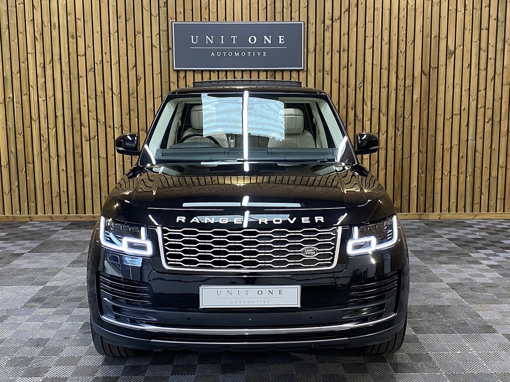 Land Rover Range Rover P400e Autobiography Black #3
