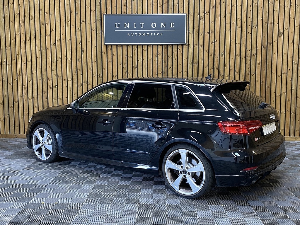 Audi RS3 Tfsi Black #2