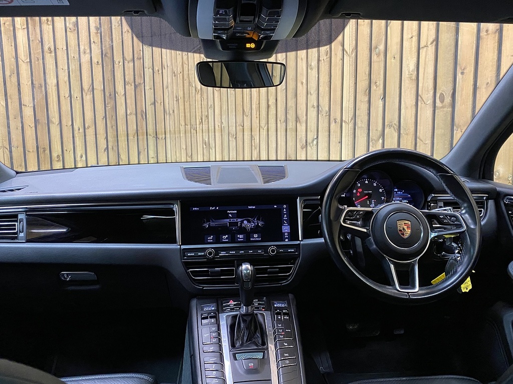 Porsche Macan T V6 S Black #3