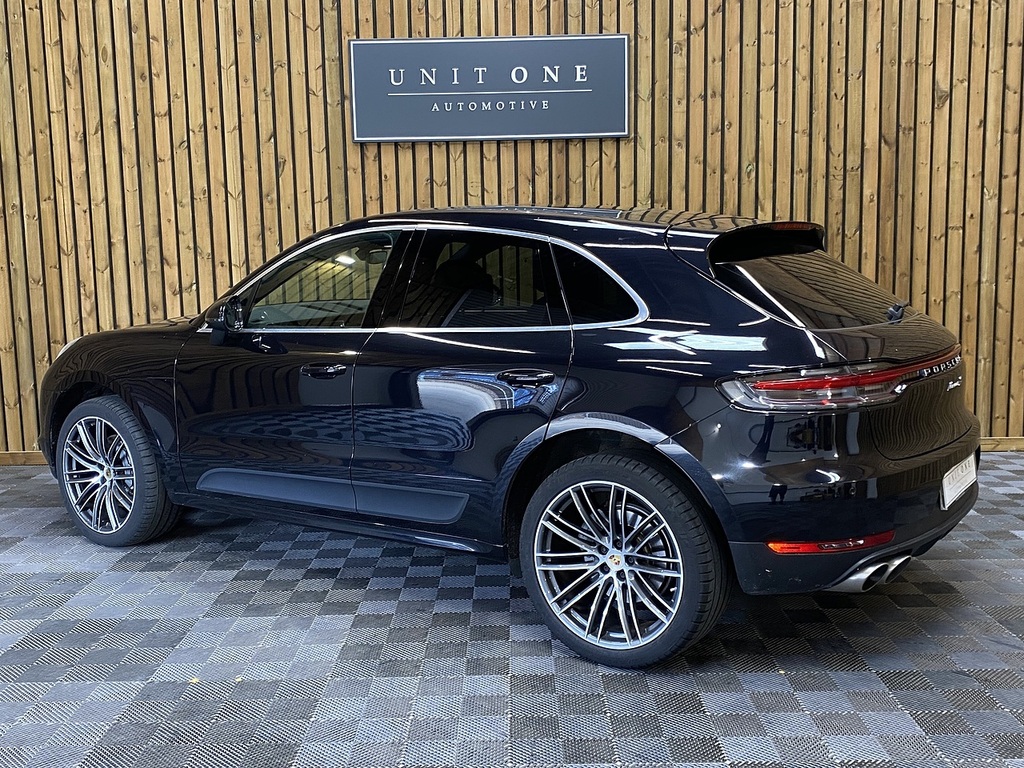 Porsche Macan T V6 S Black #2