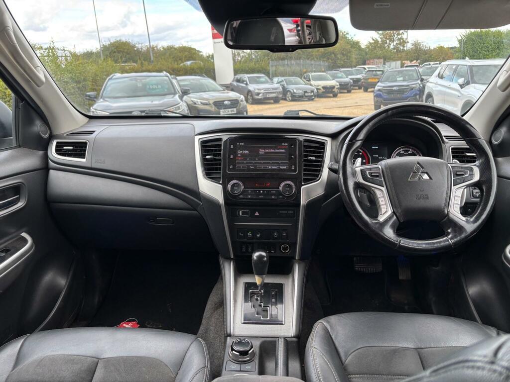 Mitsubishi L200 Black #16