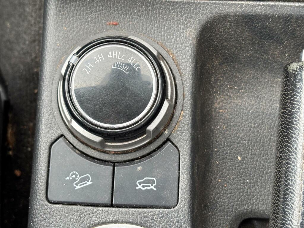 Mitsubishi L200 Black #13
