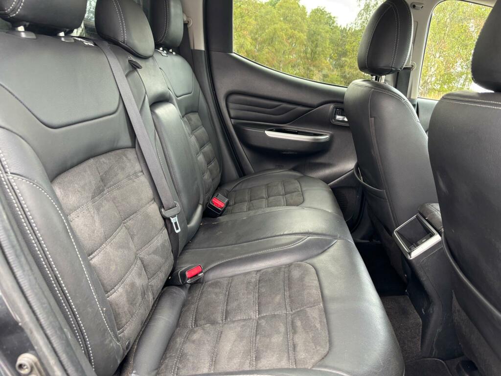 Mitsubishi L200 Black #22