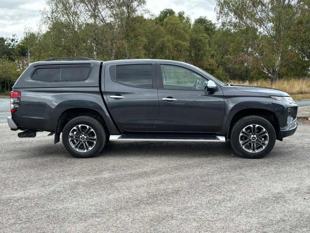 Mitsubishi L200 Black #7