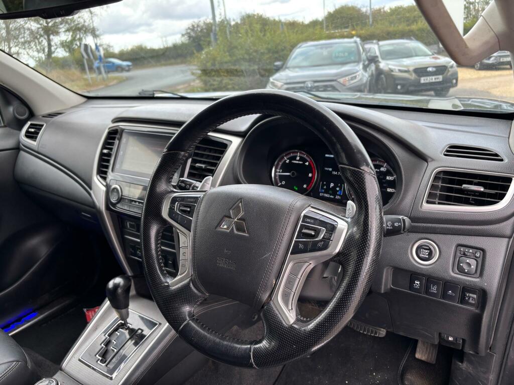 Mitsubishi L200 Black #17
