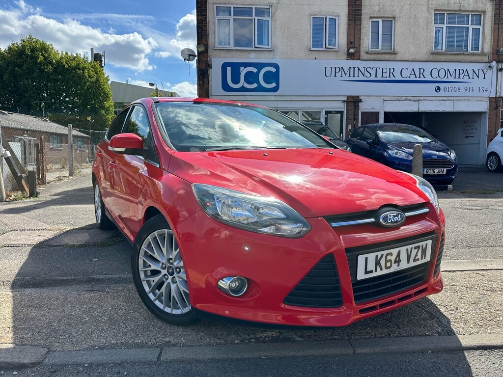 Ford Focus 1.0T Ecoboost Zetec Navigator Hatchback Red