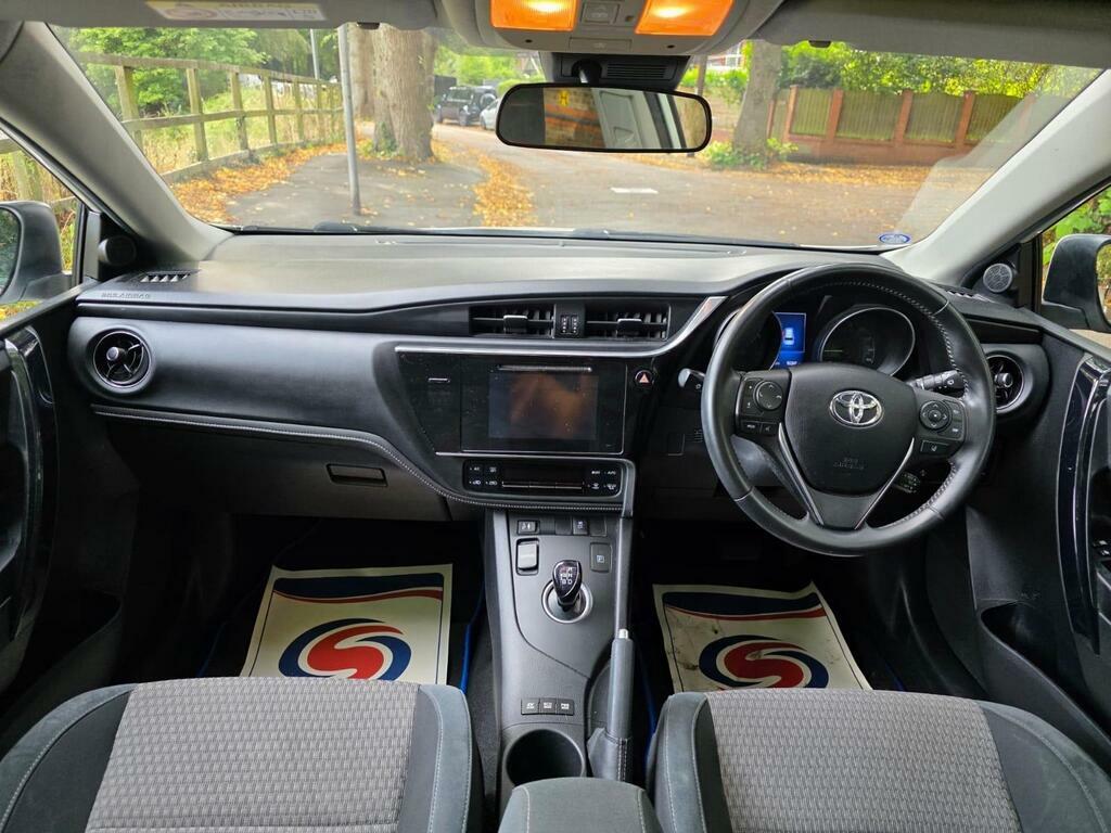 Toyota Auris Hatchback Blue #16