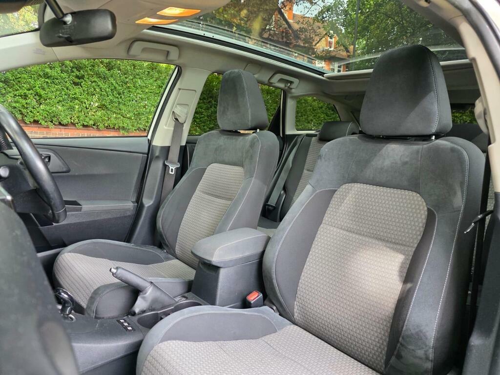 Toyota Auris Hatchback Blue #14