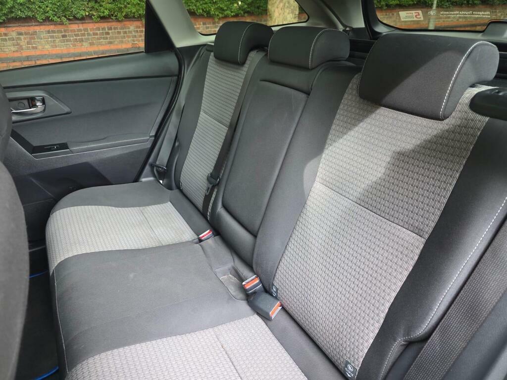 Toyota Auris Hatchback Blue #18