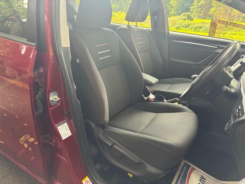 Toyota Verso 1.6 V-matic Icon Euro 6 Red
