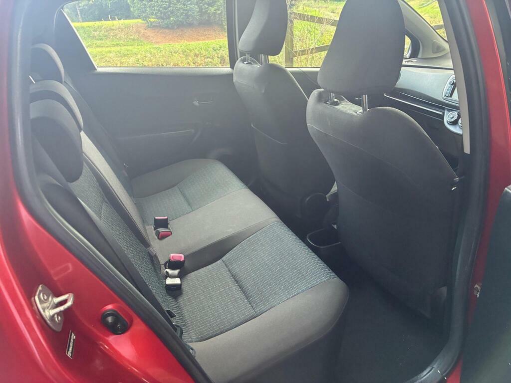 Toyota Yaris Hatchback White #19