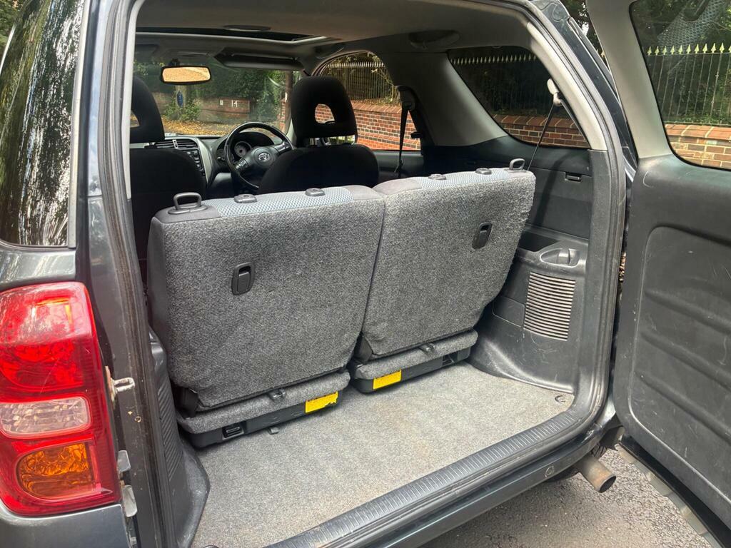 Toyota Rav 4 D-4d Granite Silver #17