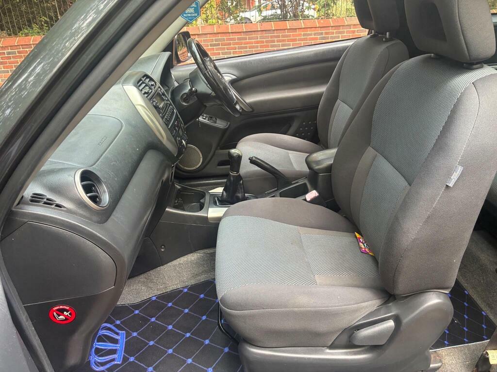 Toyota Rav 4 D-4d Granite Silver #16