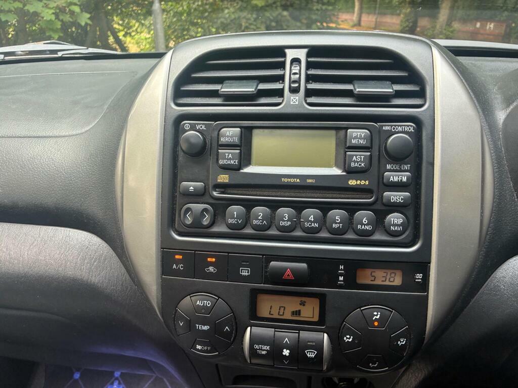Toyota Rav 4 D-4d Granite Silver #15