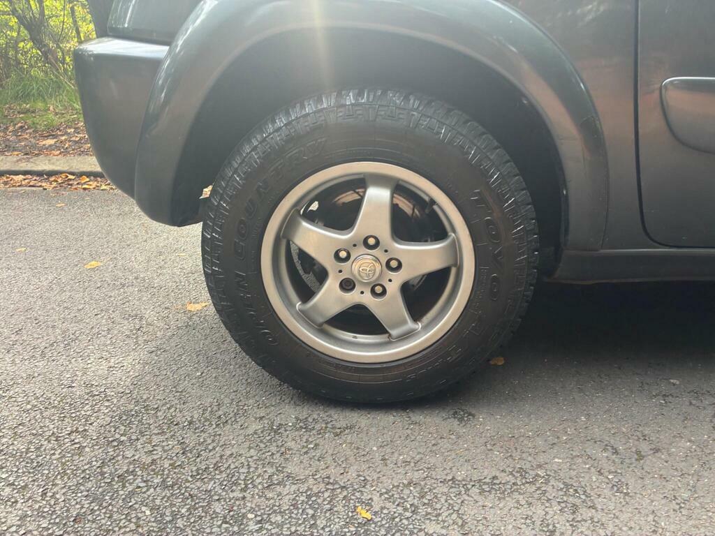 Toyota Rav 4 D-4d Granite Silver #21