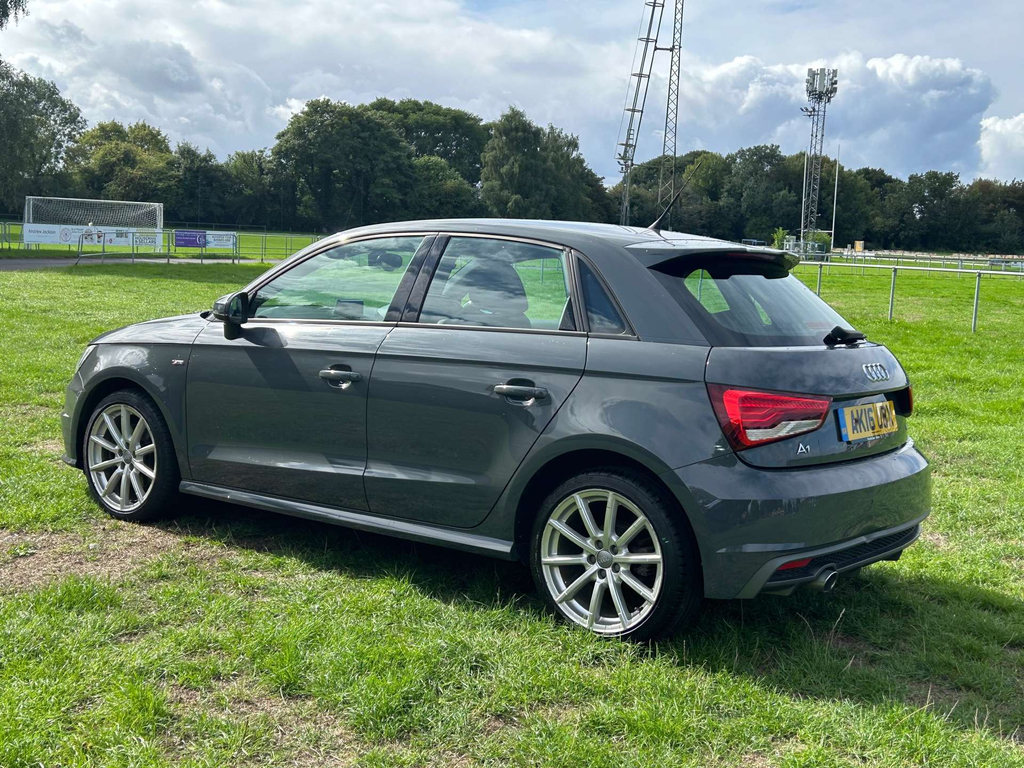 Audi A1 Sportback Tdi S Line #6