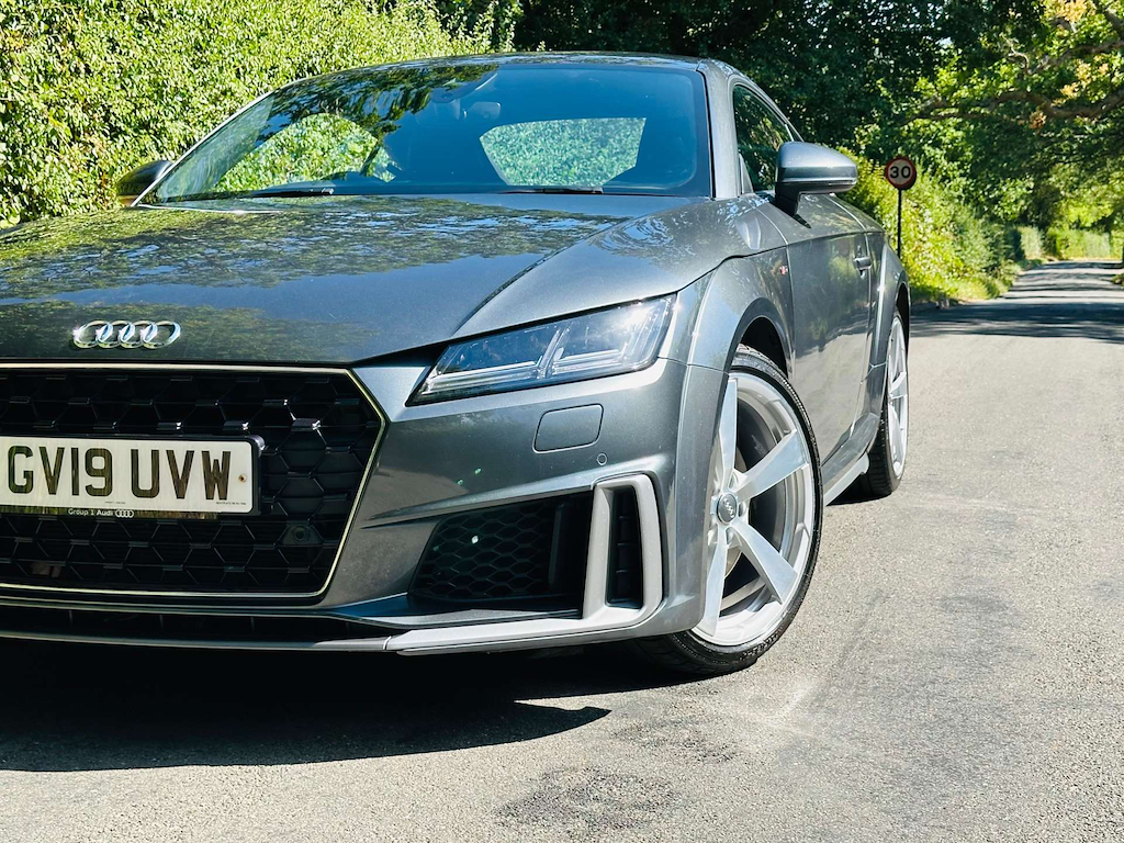 Audi TT 2.0 L S Line 45 Tfsi Grey #4
