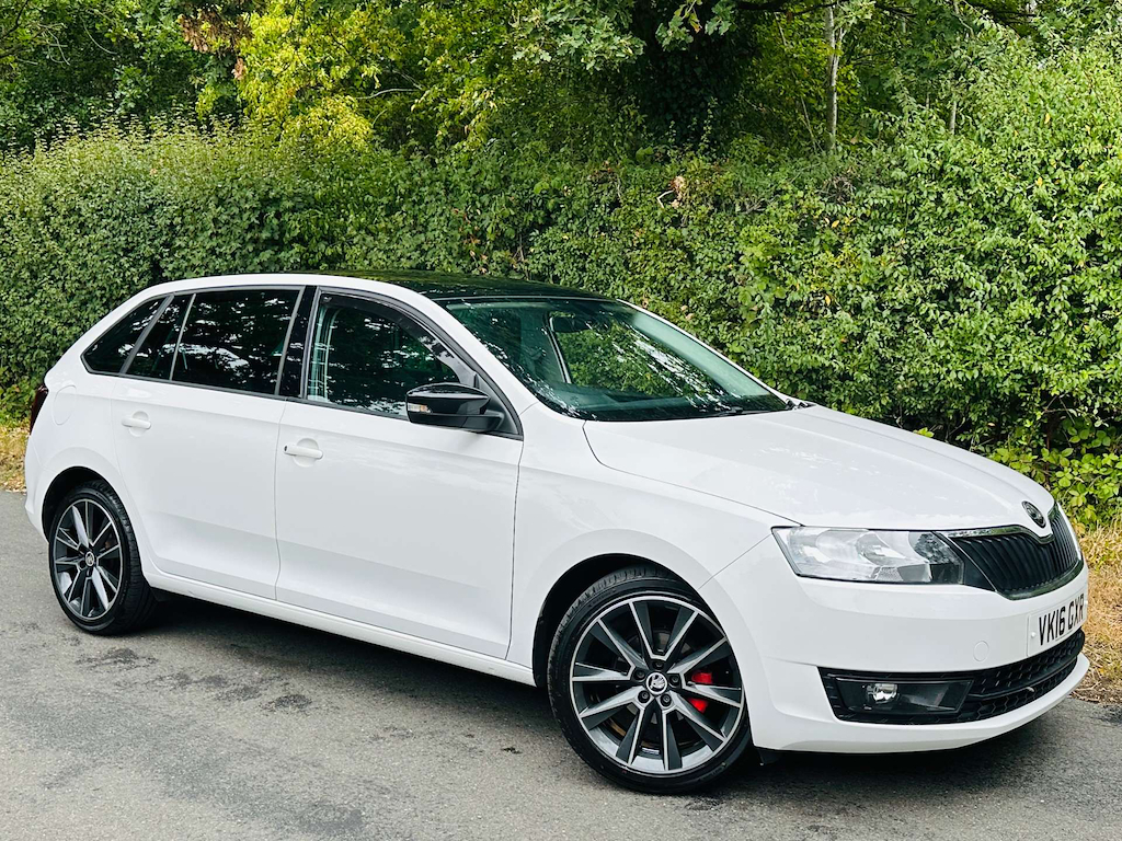 Skoda Rapid Spaceback 1.4 L Spaceback Se Sport Tdi White