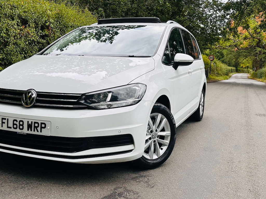 Volkswagen Touran 1.6 L Se Family Tdi White #4