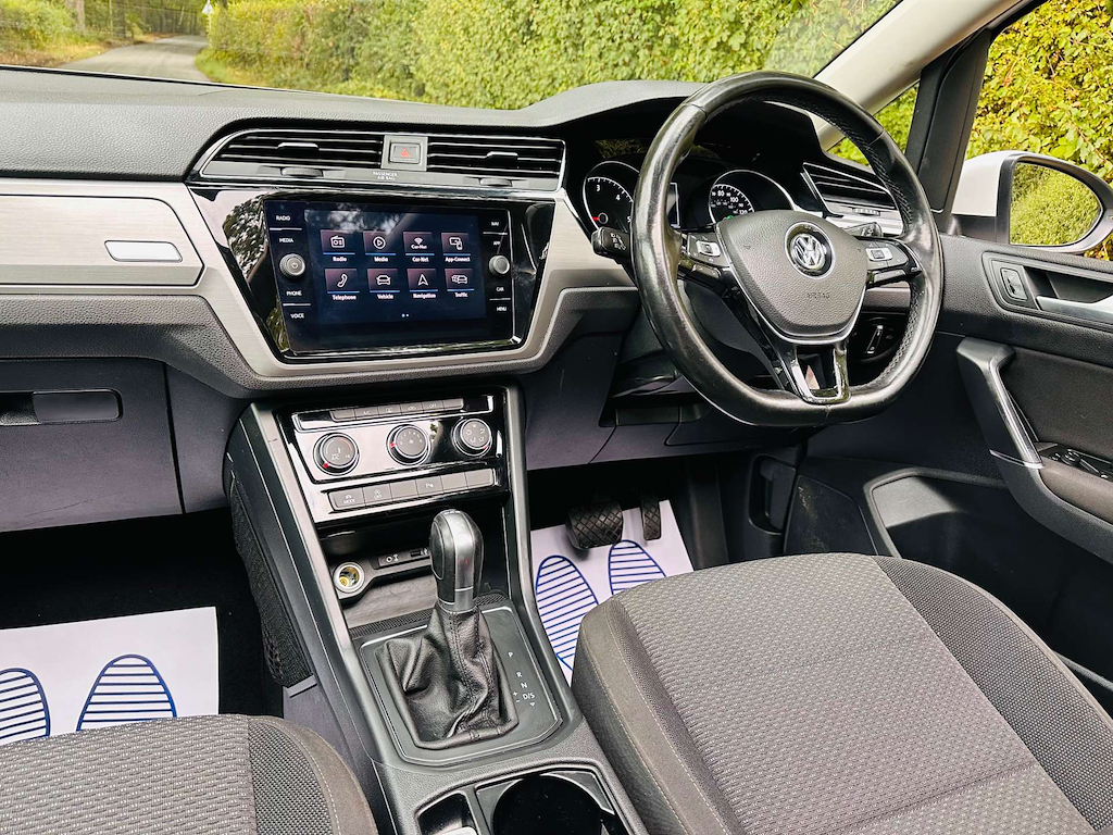 Volkswagen Touran 1.6 L Se Family Tdi White #6