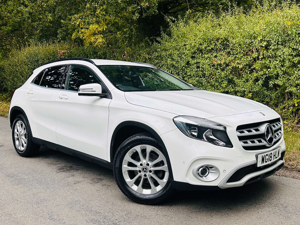 Mercedes-Benz GLA Class 1.6 L Se Executive White #5