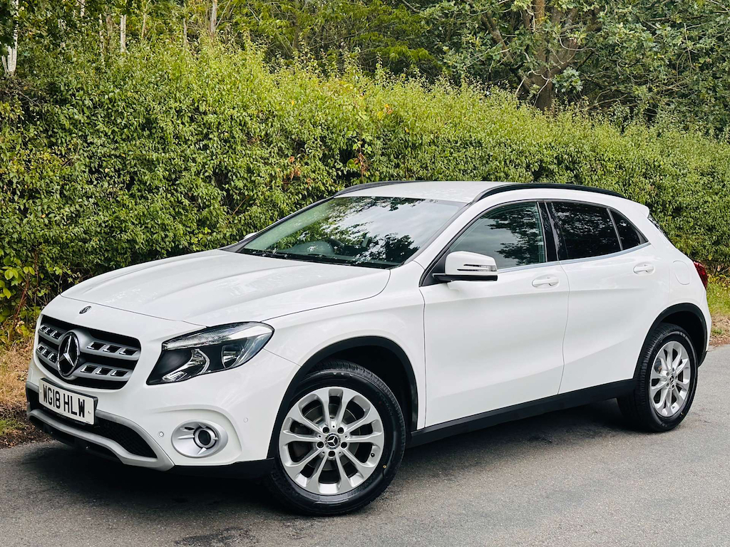 Mercedes-Benz GLA Class 1.6 L Se Executive White