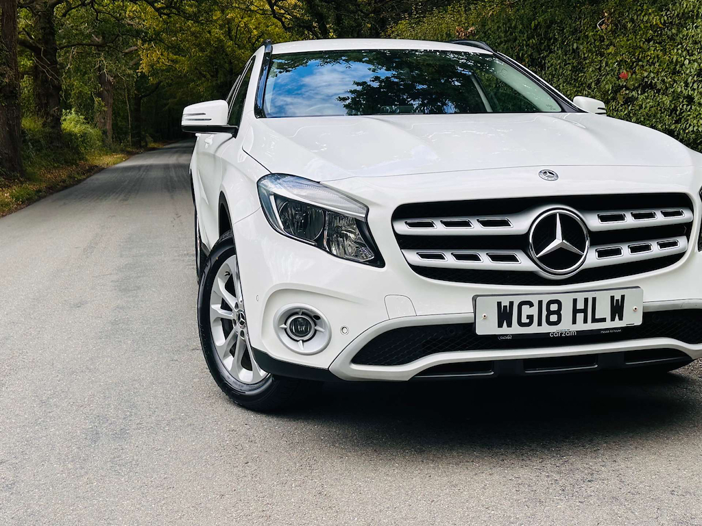Mercedes-Benz GLA Class 1.6 L Se Executive White #4
