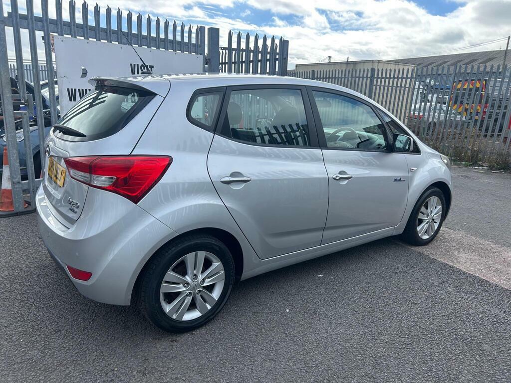 Hyundai Ix20 1.6 Crdi Active Euro 5 S S Silver #3
