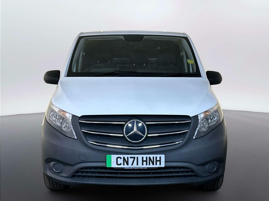 Mercedes-Benz eVito E 41Kwh Progressive Panel White #2