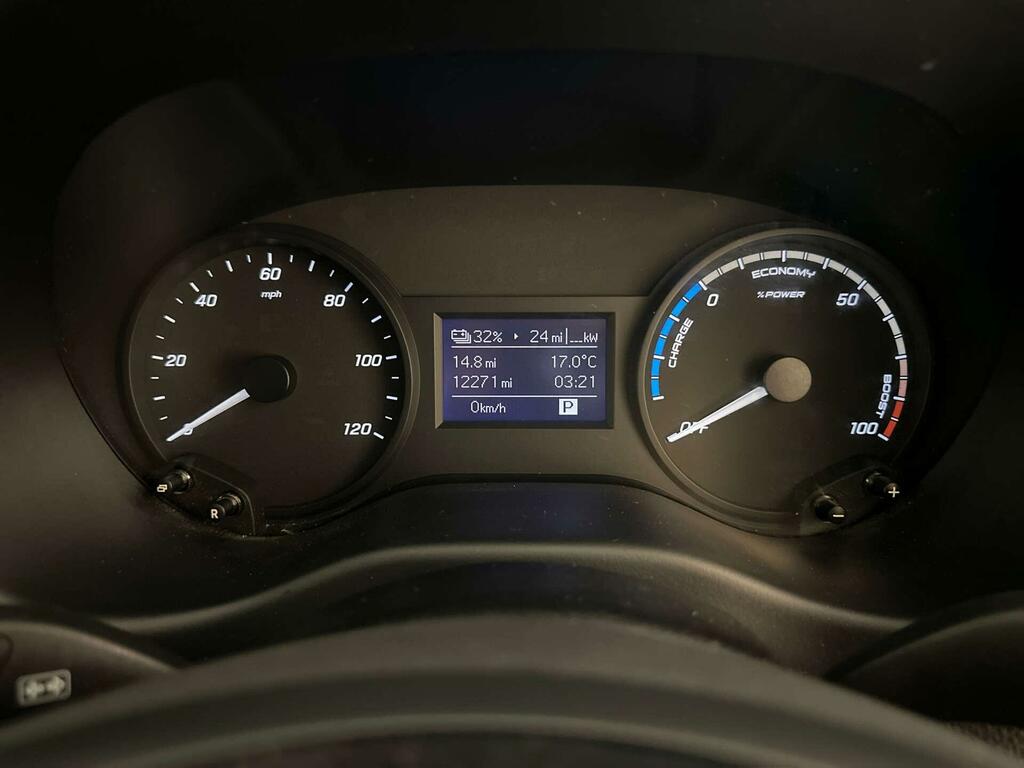 Mercedes-Benz eVito E 41Kwh Progressive Panel White #14