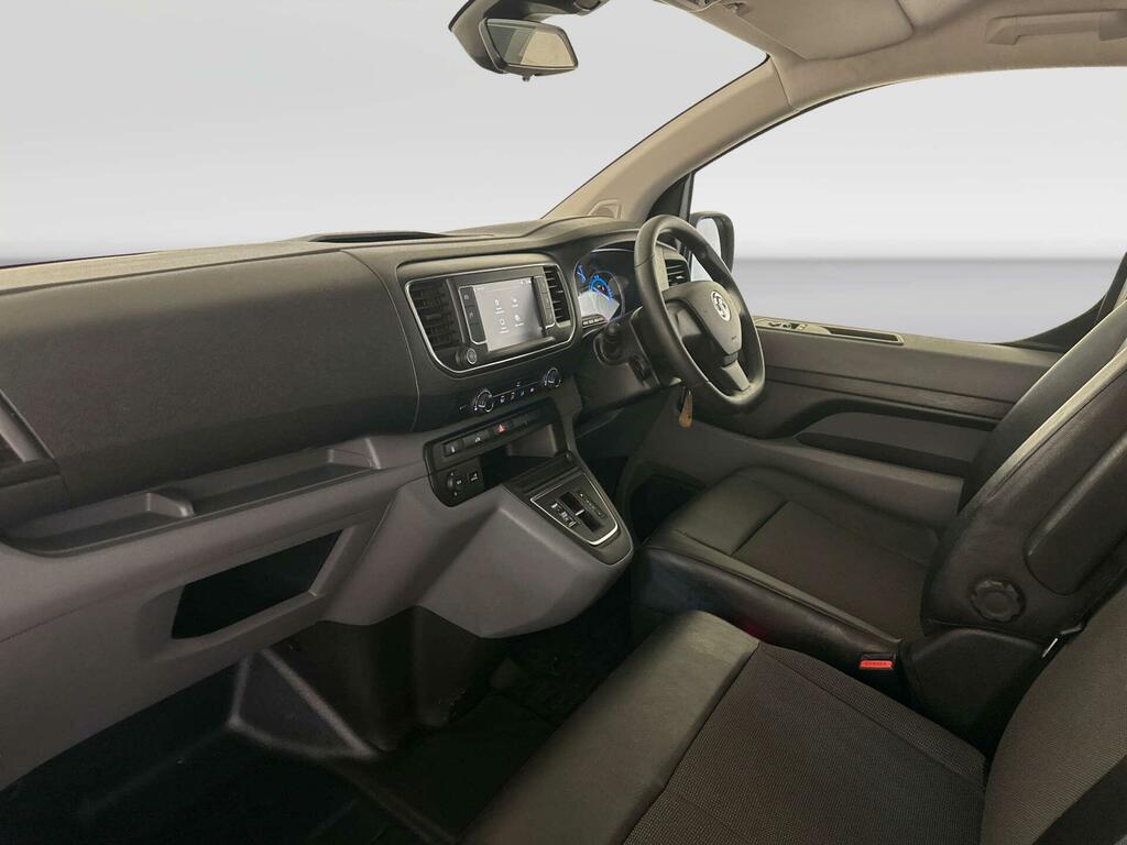 Vauxhall Vivaro Dynamic White #10