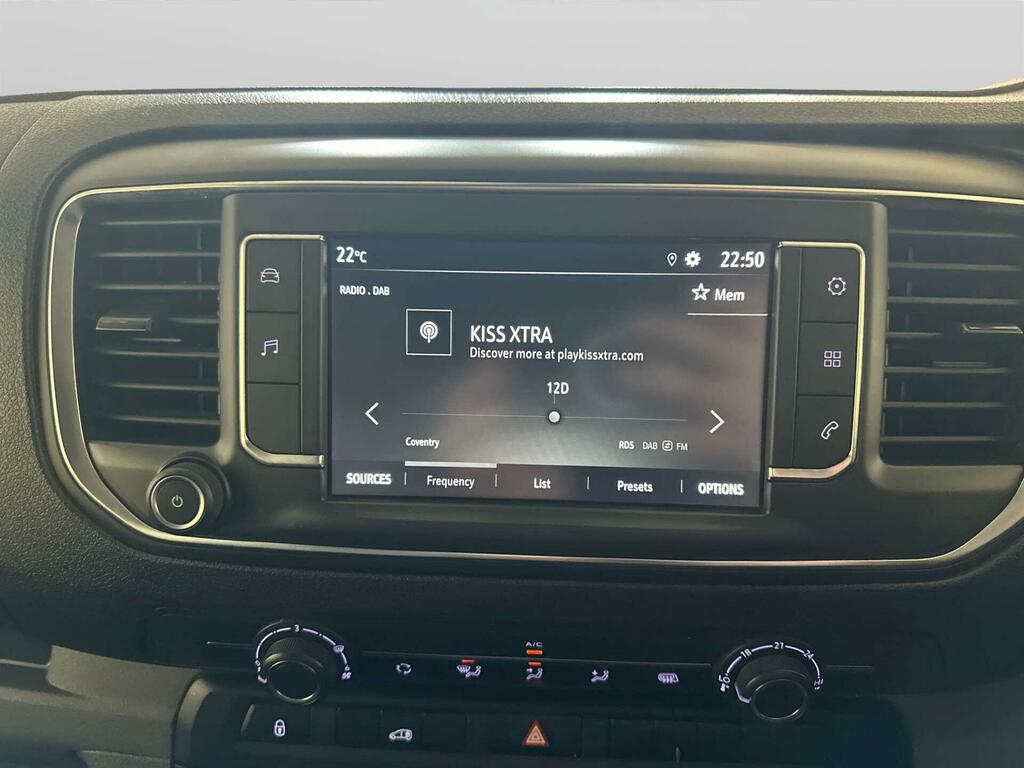 Vauxhall Vivaro Dynamic White #19