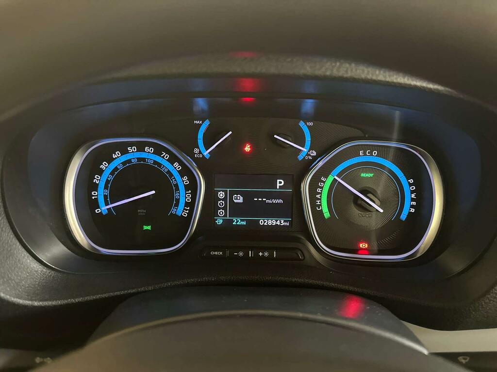 Vauxhall Vivaro Dynamic White #16
