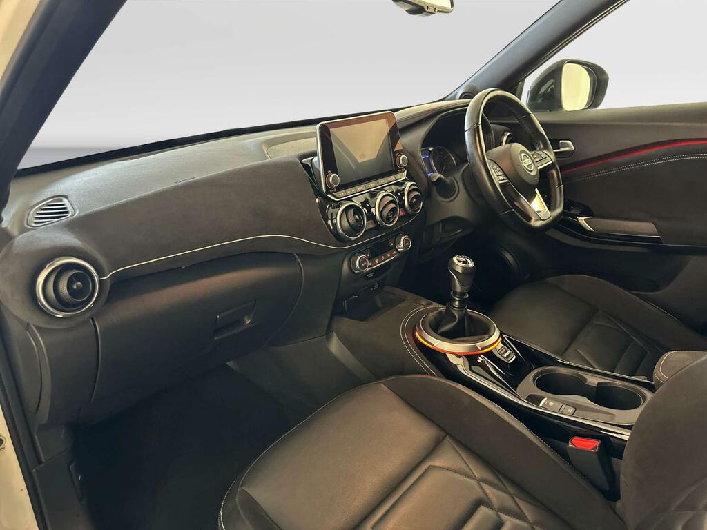 Nissan Juke Dig-t Acenta White #10