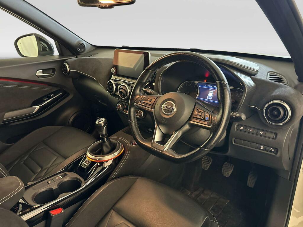 Nissan Juke Dig-t Acenta White #15