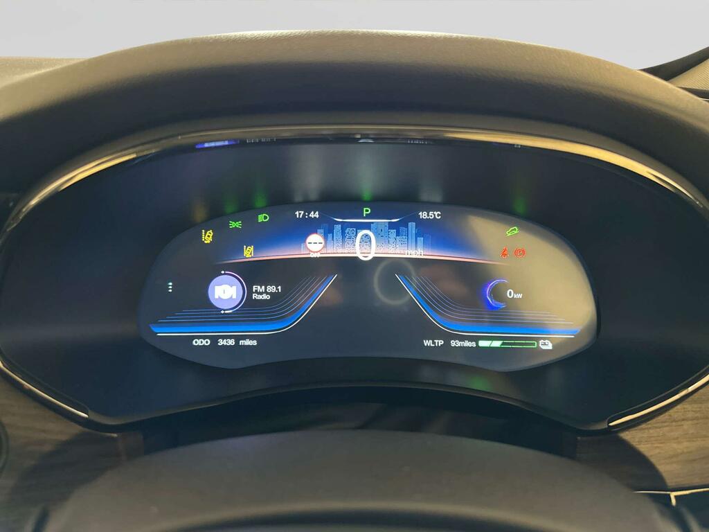   72Kwh Standard Range Suv 204 Ps White #17