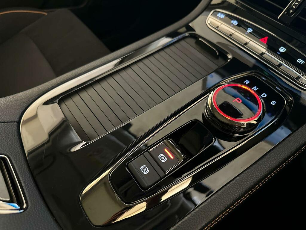   72Kwh Standard Range Suv 204 Ps White #22